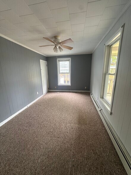 Bedroom 1 - carpets being replaced 5/7 - 42 Newbury St