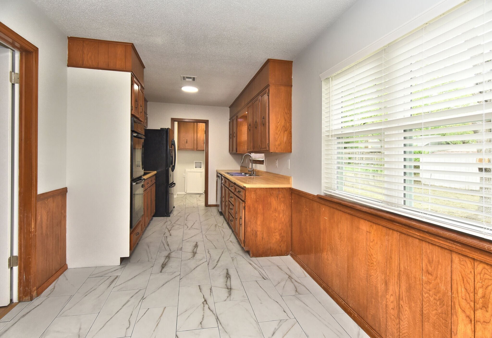 Building Photo - 6925 E 73rd St