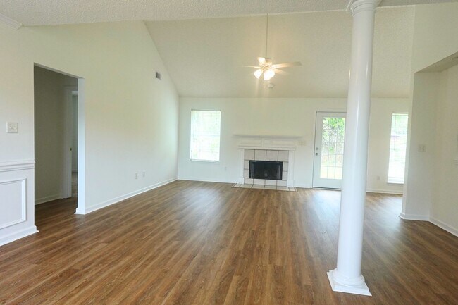 Building Photo - Available Soon!