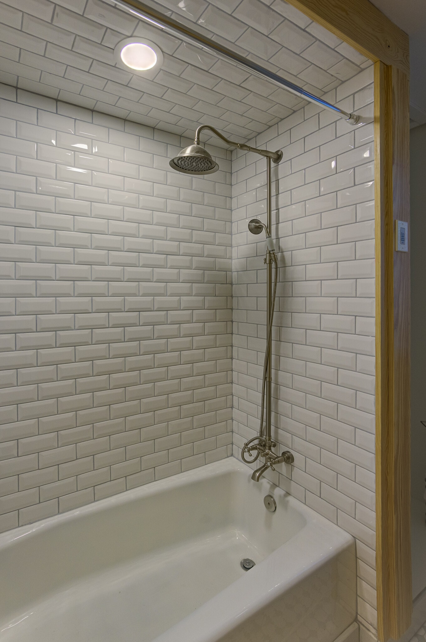 Subway Shower - 1220 Adams St