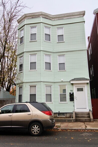 Building Photo - 94 E Cottage St