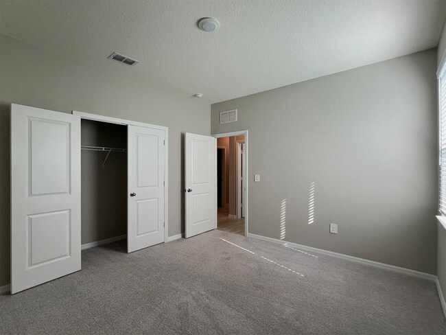 Building Photo - 980 Vineyard Rdg Rd