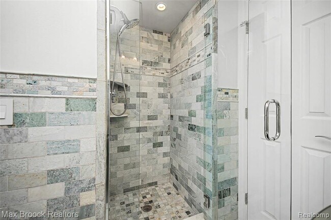 Building Photo - 35300 Woodward Ave