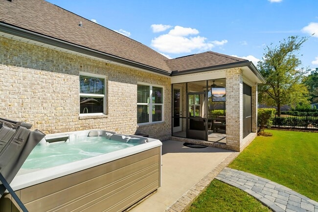 Building Photo - 526 Meadow Lake Dr