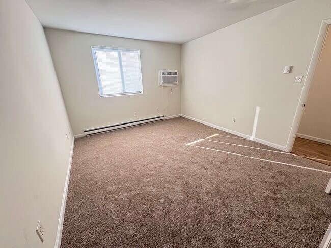 Building Photo - 3823 Garrett Rd