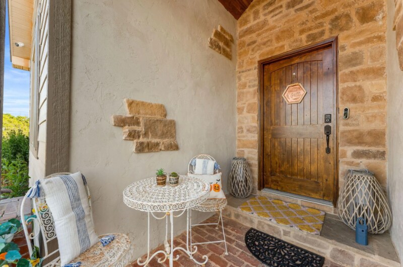 Building Photo - 710 Hilltop Vista Rd