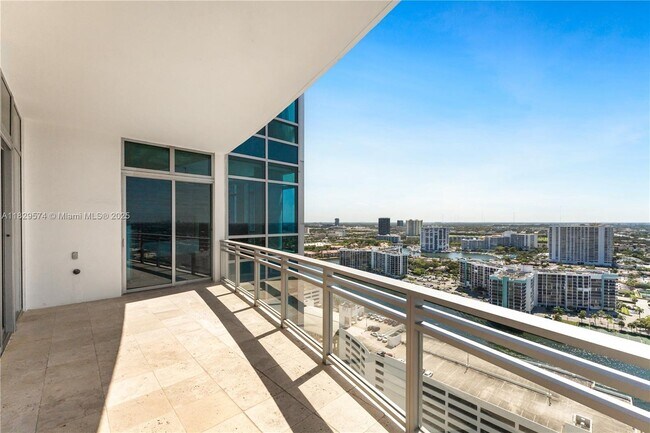 Building Photo - 3535 S Ocean Dr