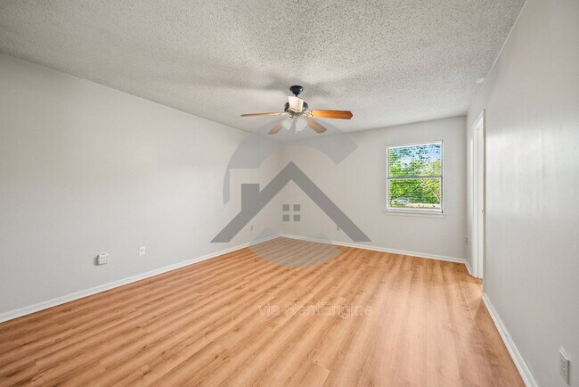 Building Photo - 9 Point W Cir