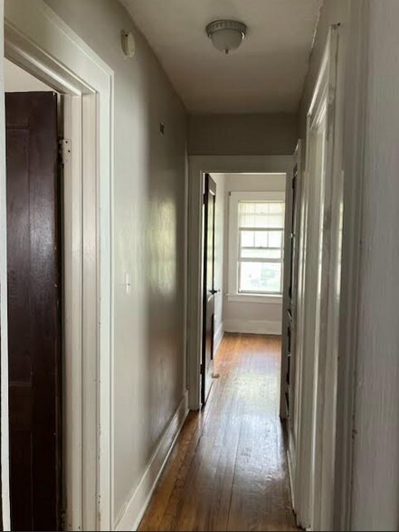 Building Photo - 1208 W 27th St