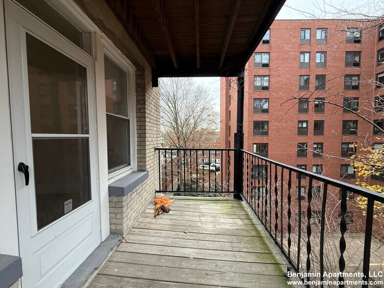 Building Photo - 1622 Commonwealth Ave