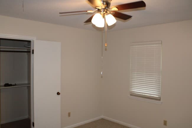 Building Photo - 3 Bedroom 2 Bath W/ Garage Hephzibah!