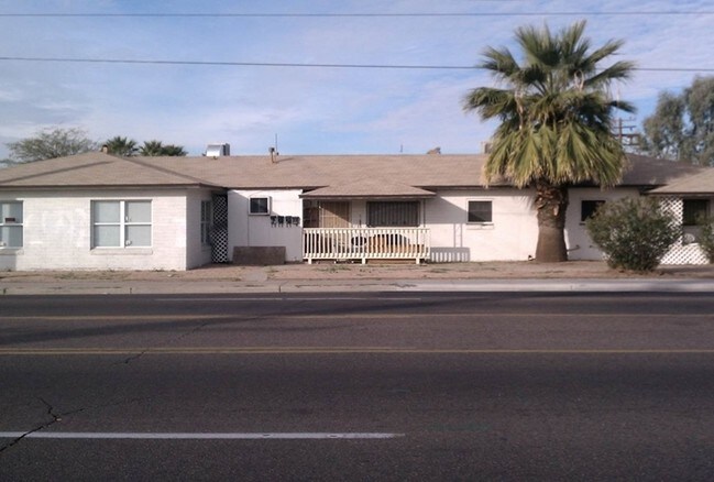 Primary Photo - 1546 E Cambridge Ave