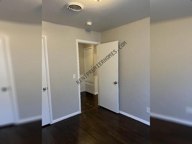 Building Photo - 901 NW 89th St