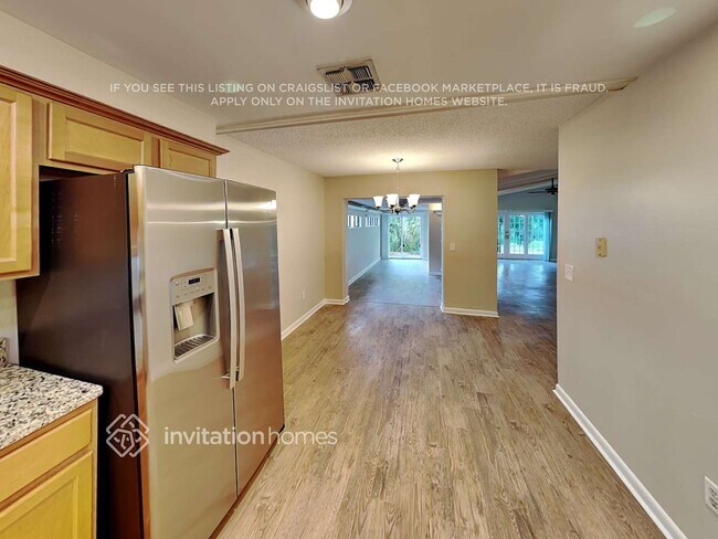 Building Photo - 1463 Oak Pl