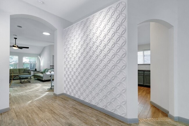 Building Photo - ***APPLICATION CURRENTLY UNDER REVIEW***Ga...