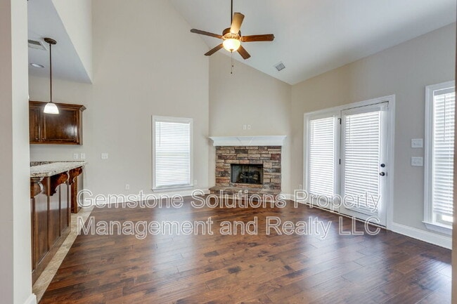 Building Photo - 1634 Earl Ct