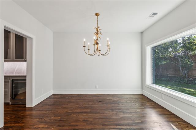 Building Photo - 6721 Meadowcreek Dr