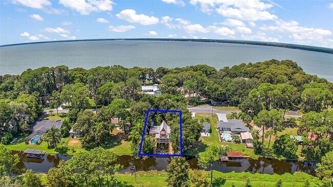 Building Photo - 507 Lakeshore Dr