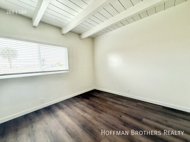 Building Photo - 1256 W 87th St