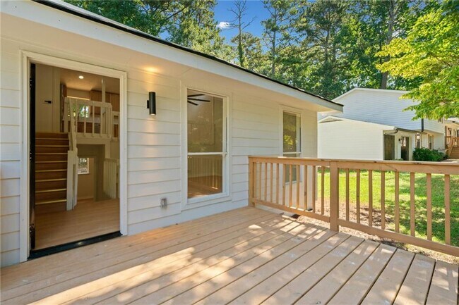 Building Photo - 4050 Daron Ct