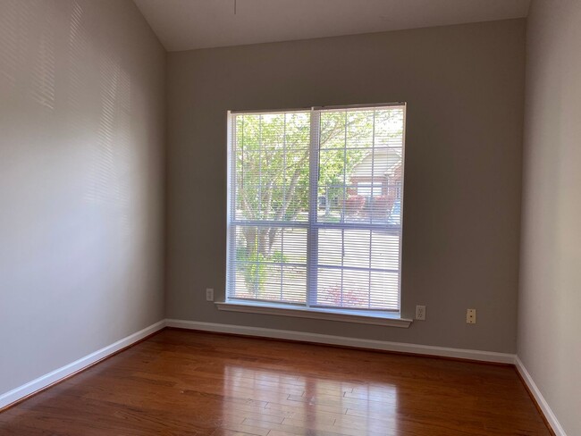 Building Photo - Townhome for Rent in Bessemer! Available t...