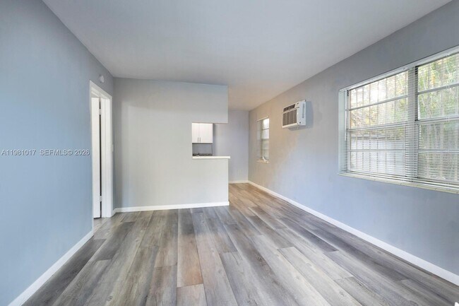 Building Photo - 101 SW 24th Ave