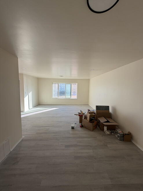 Building Photo - 1409 NE 9th St