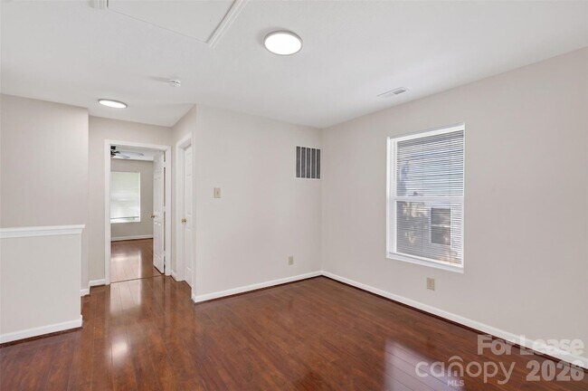 Building Photo - 458 Settlers Ridge Dr