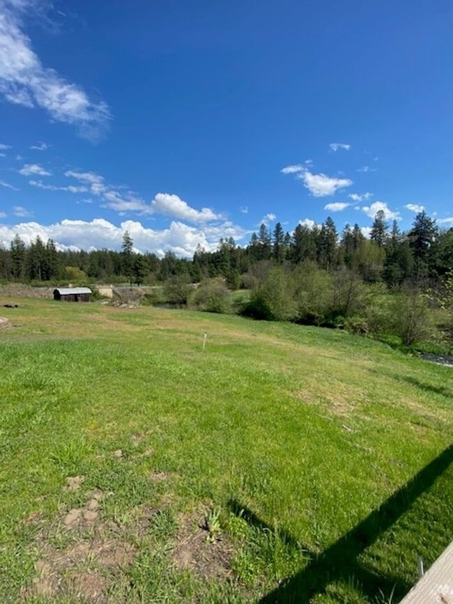 Building Photo - Charming 2 Bedroom Home with River Views i...