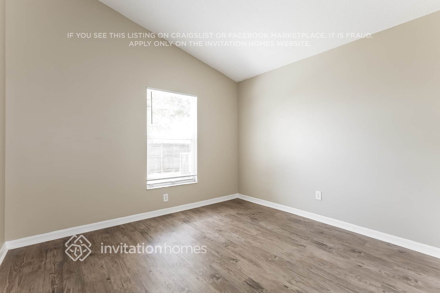 Building Photo - 12215 Dawn Vista Dr