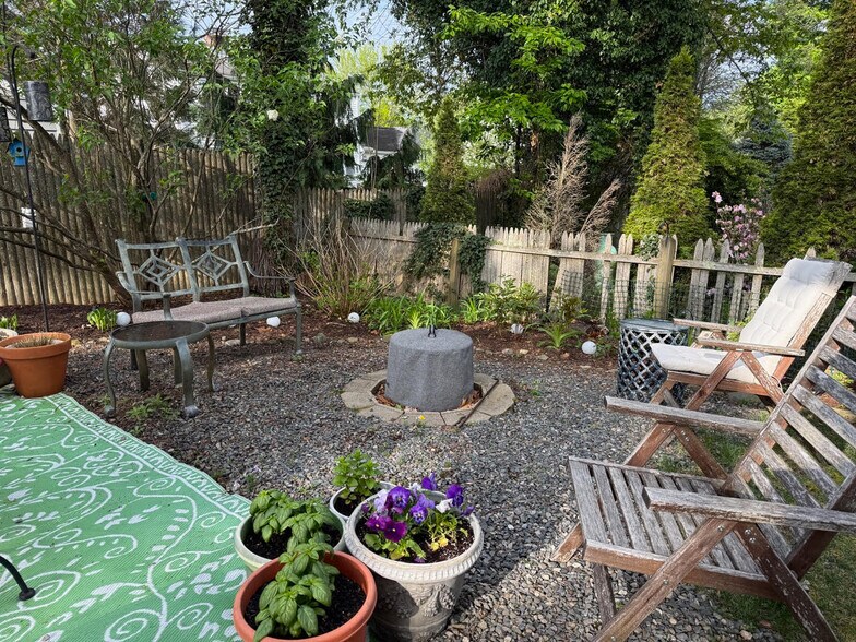 Building Photo - 86 Warwick Rd