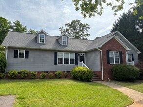 Building Photo - 1302
