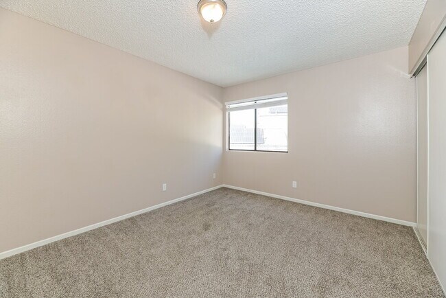 Building Photo - 379 Legacy Dr