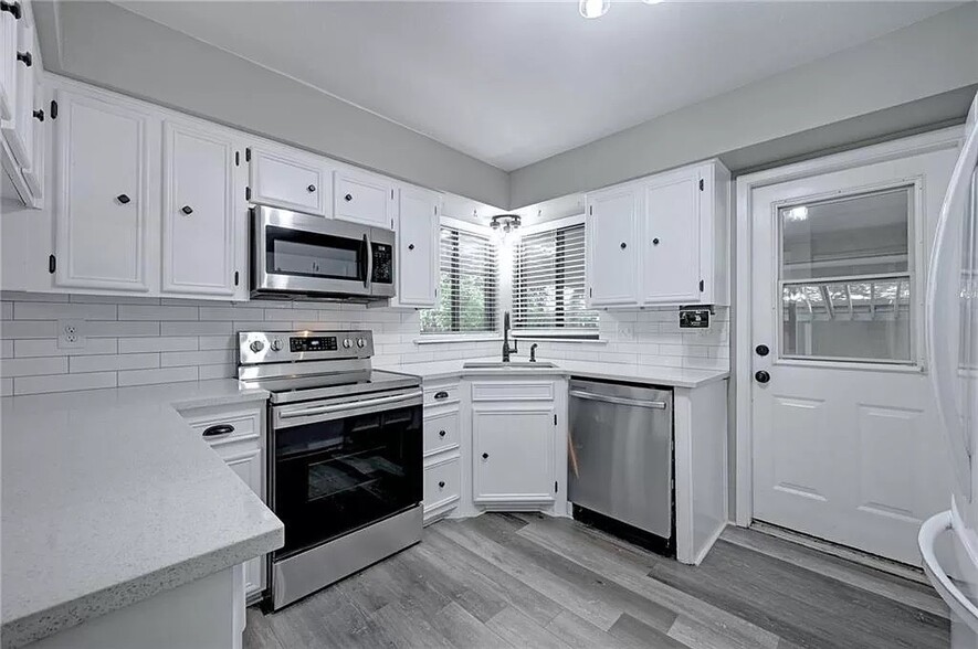 Kitchen is in a separate unit that you will have access to - 12806 Arrowhead Pass