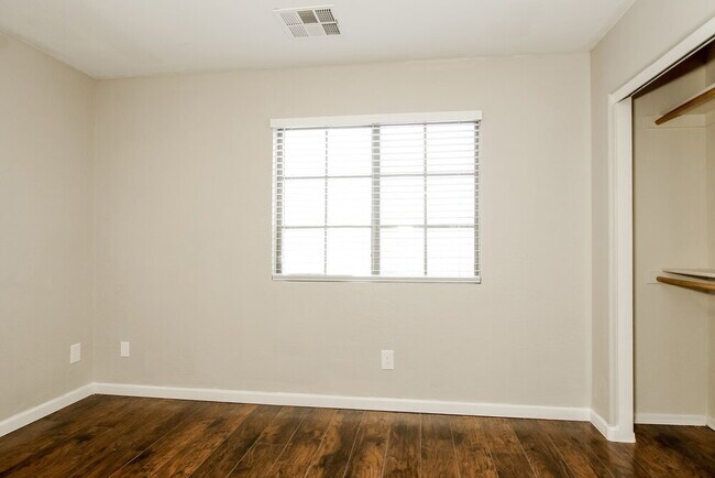 Building Photo - 35222 N Happy Jack Dr