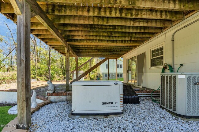 Building Photo - 1112 Wildwood Ave