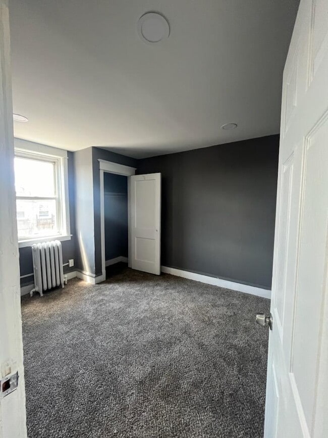 Building Photo - 70 Clinton Rd