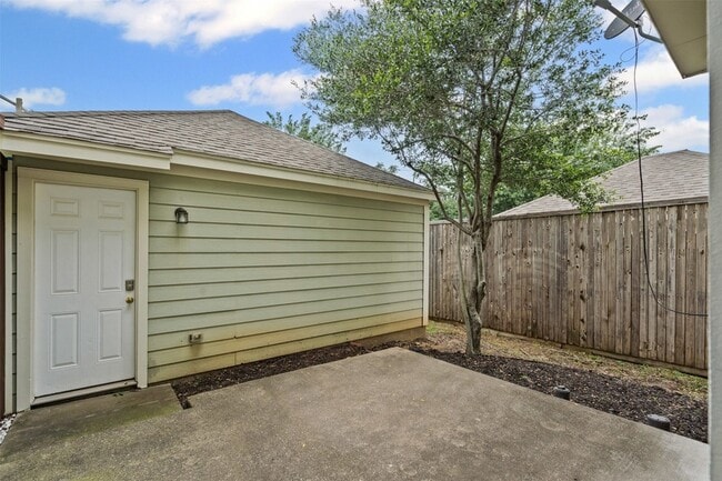 Building Photo - 1209 N Bishop Ave