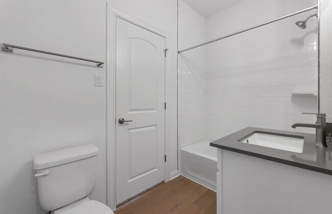 Building Photo - 140 Inlet Ln