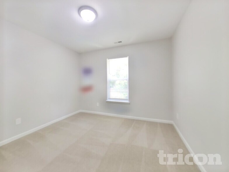Building Photo - 6716 Commack Dr