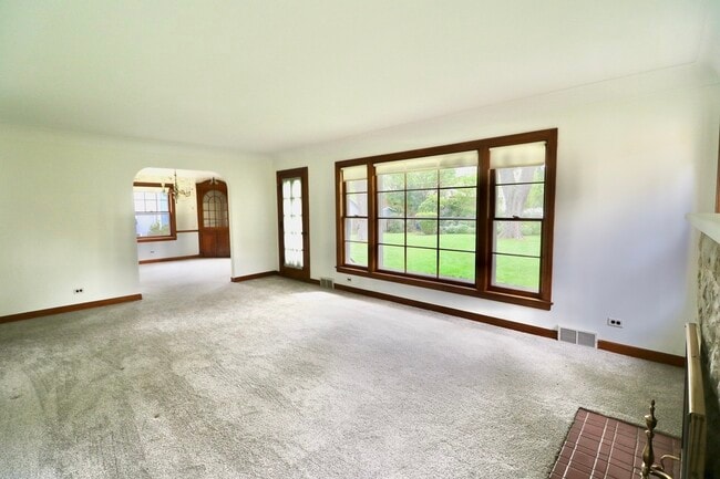 Building Photo - 1111 S Washington Ave