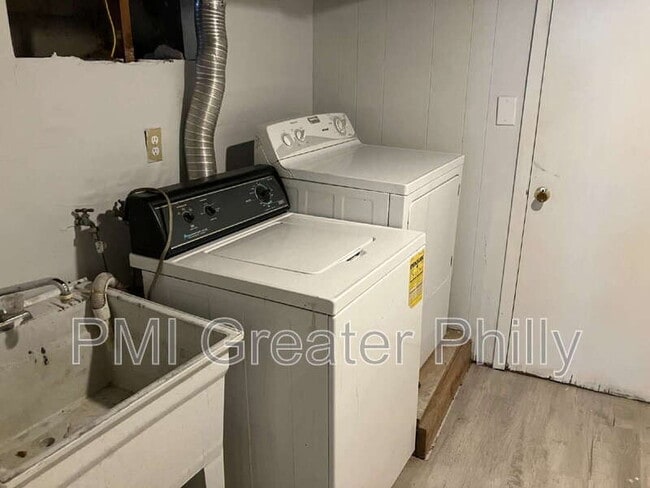 Building Photo - 5036 Stenton Ave