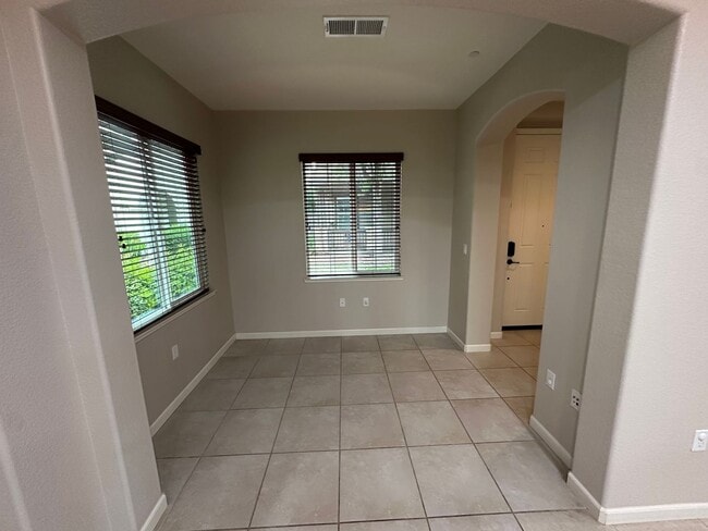 Building Photo - Beautiful 3 Bedroom, 2.5 Bath Mountain House Home