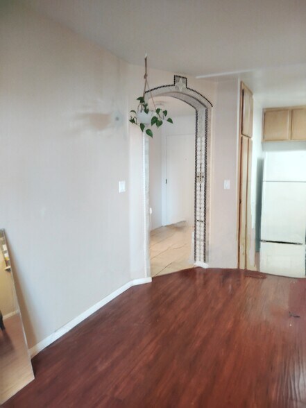 Building Photo - 6815 Remmet Ave