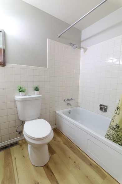 Building Photo - 4912 Powell Rd