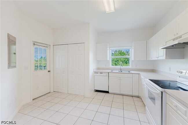 Building Photo - 5612 Rose Garden Rd