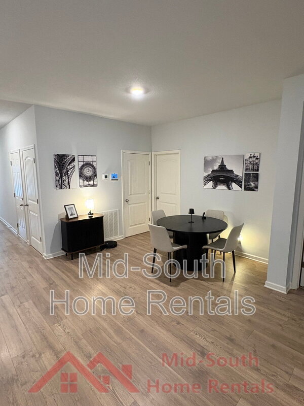 Building Photo - 515 Windemere Lp