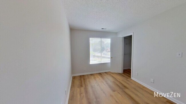 Building Photo - 9515 University Terrace Dr