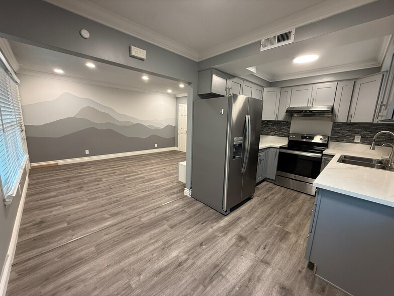 Building Photo - 2712 Via Paseo