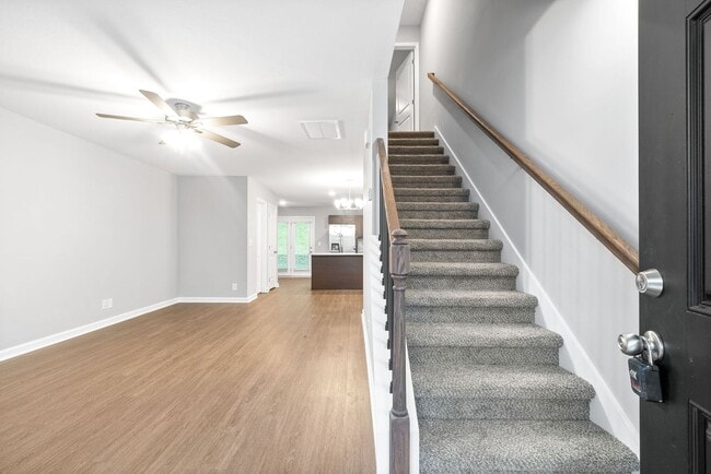 Building Photo - Pet Friendly Two Bedroom!